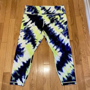 Athleta elation tye dye 7/8 leggings  size XL